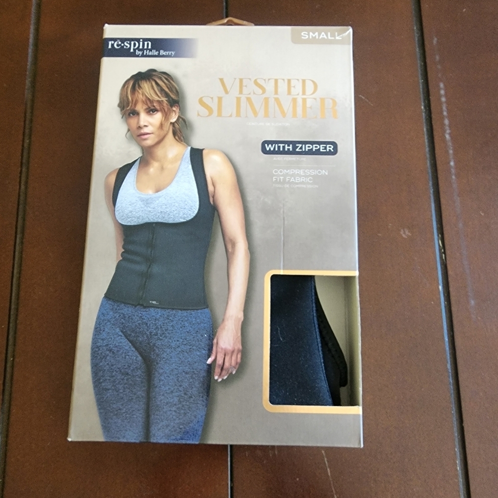 NWT RE-SPIN BY HALLE BERRY VESTED SLIMEE SZ SMALL